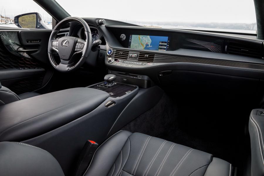 Интерьер Lexus LS500h AWD 2017 года  (NA) (фото 4 из 96)